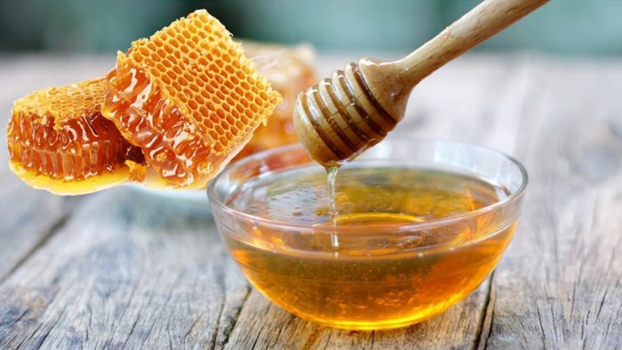 Cách trị thâm đầu gối hiệu quả bằng mật ong