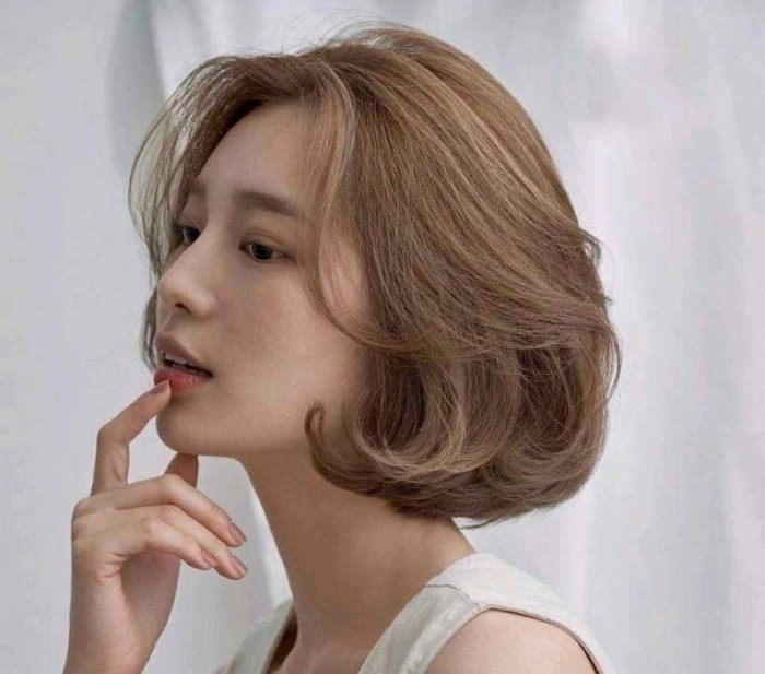 Kiểu tóc bob Hàn Quốc xoăn cá tính