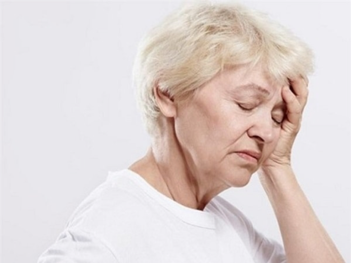 Phẫu thuật nâng mũi gây ra nhiều bệnh lý khi về già