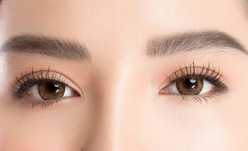 Phun mí makeup tạo hiệu ứng mắt to tròn